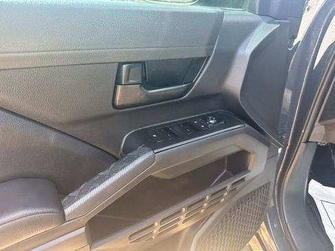 Used 2024 Toyota Tacoma SR AWD/4WD image 12