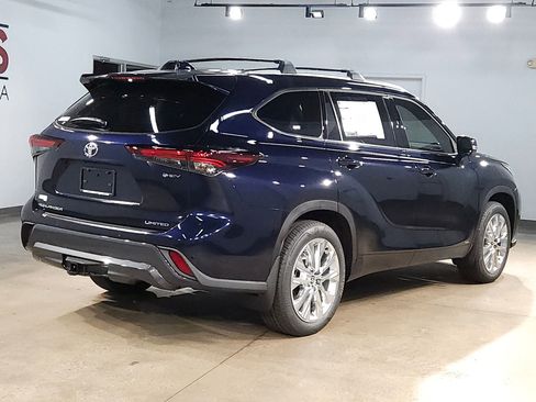 New 2026 Toyota Highlander Limited AWD/4WD image 7