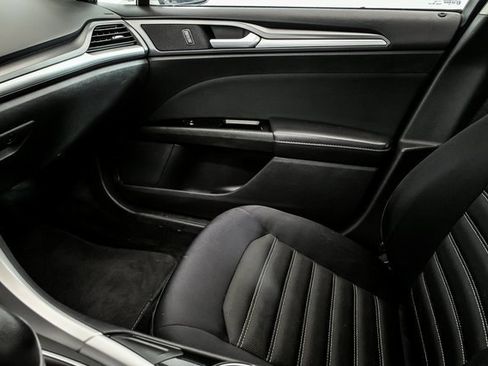 Used 2014 Ford Fusion SE image 21