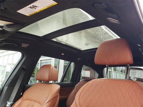 New 2026 BMW X7 M60i image 22