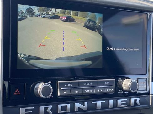 Used 2025 Nissan Frontier SV w/ SV Convenience Package image 15