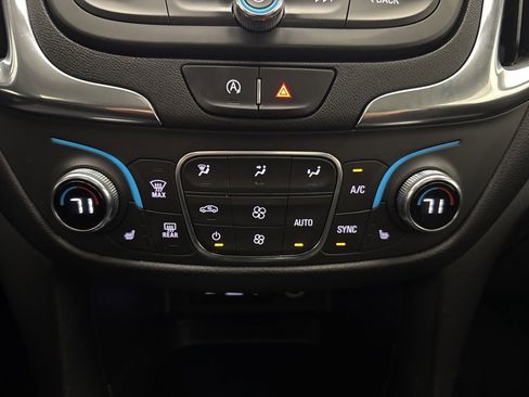 Used 2023 Chevrolet Equinox LT image 39