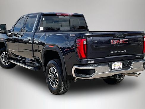 Used 2024 GMC Sierra 2500 SLT w/ SLT Premium Package image 4
