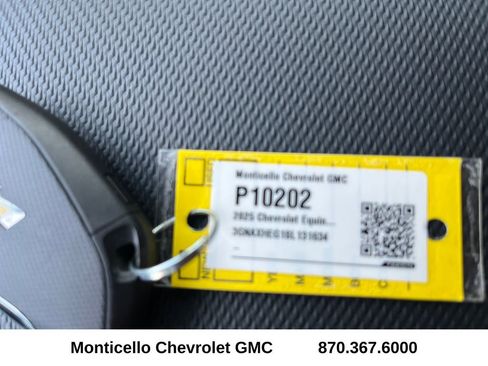 Used 2025 Chevrolet Equinox LT w/ Convenience Package II image 24