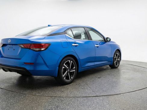 Used 2025 Nissan Sentra SV image 9