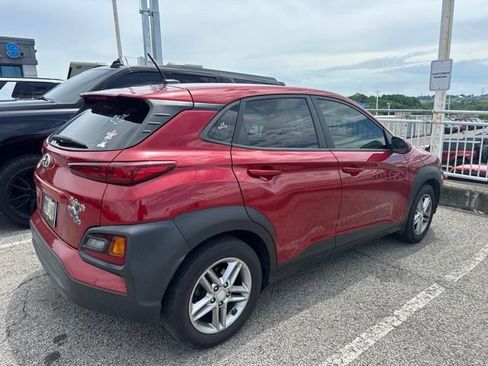 Used 2021 Hyundai Kona SE FWD image 3