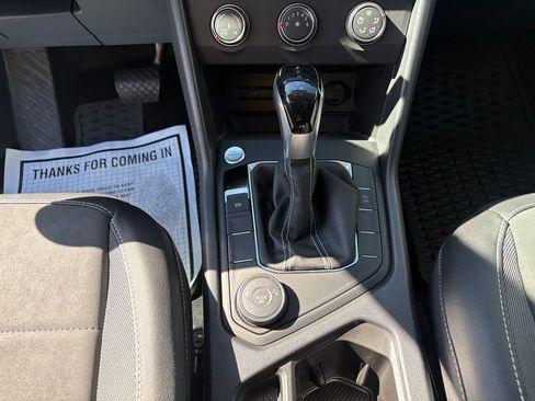 Used 2022 Volkswagen Taos SE image 19