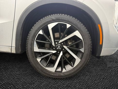 Used 2022 Mitsubishi Outlander SEL image 11