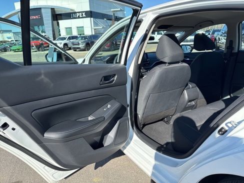Used 2025 Nissan Altima 2.5 SV FWD image 27