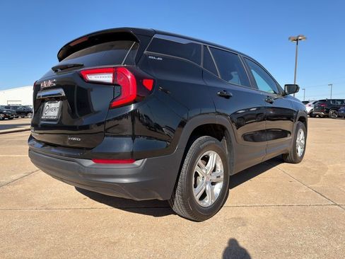 Used 2024 GMC Terrain SLE image 18