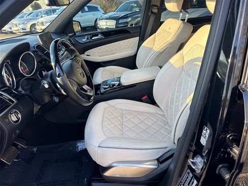 Used 2019 Mercedes-Benz GLS 550 4MATIC image 8
