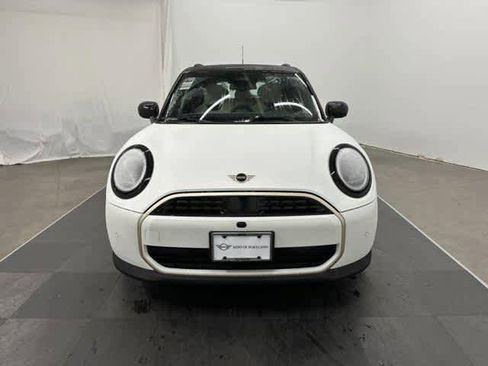Certified 2025 MINI Cooper 4-Door Hardtop image 8