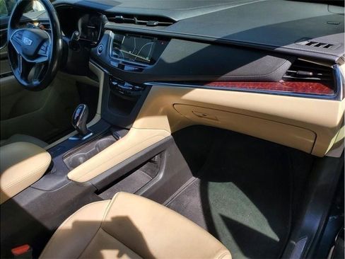 Used 2019 Cadillac XT5 Premium Luxury FWD image 40