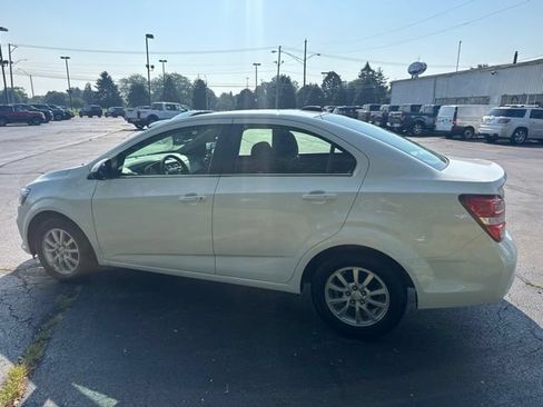 Used 2018 Chevrolet Sonic LT w/ Convenience Package FWD image 3