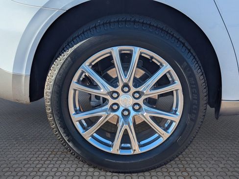 Used 2022 Buick Enclave Essence w/ Experience Buick Package image 10