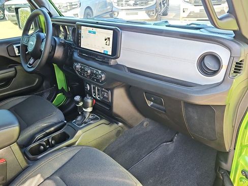 Used 2025 Jeep Wrangler Sport AWD/4WD image 20