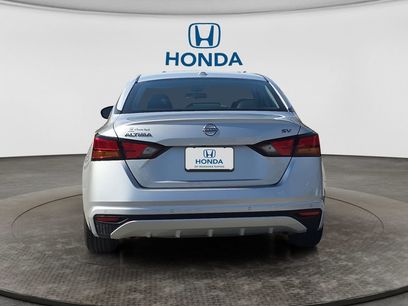 Used 2024 Nissan Altima 2.5 SV