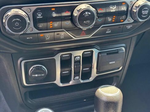 Used 2021 Jeep Gladiator Sport AWD/4WD image 19