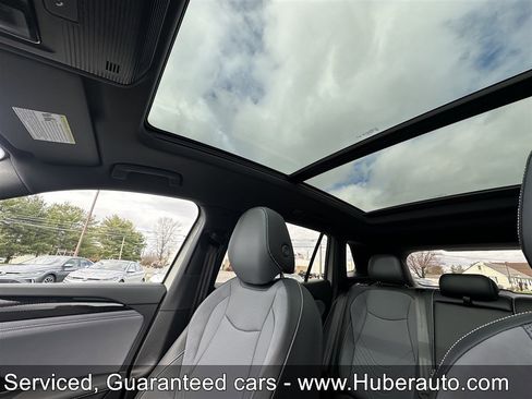 Used 2025 Volkswagen Tiguan SE R-Line image 24