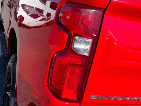 Used 2019 Chevrolet Silverado 1500 LT Trail Boss image 28