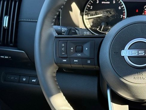 New 2025 Nissan Pathfinder SL w/ SL Premium Package image 25