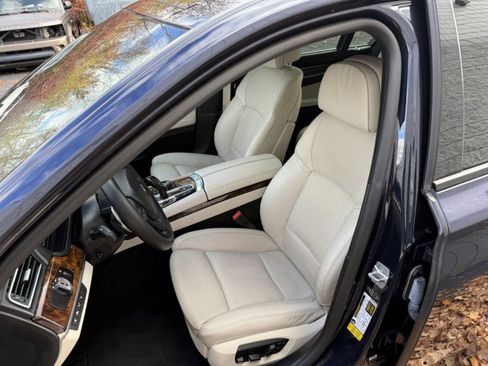 Used 2014 BMW 750Li image 7