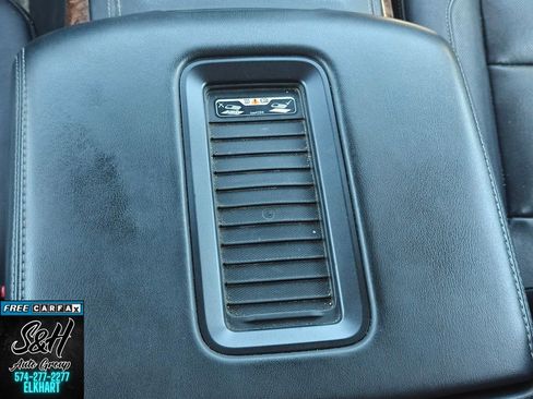 Used 2019 Chevrolet Suburban Premier RWD image 14