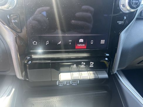 Used 2025 RAM 1500 Big Horn AWD/4WD image 21