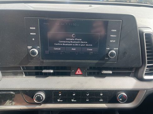 Used 2024 Kia Sportage LX FWD image 12