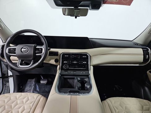 Certified 2025 Nissan Armada Platinum Reserve image 14