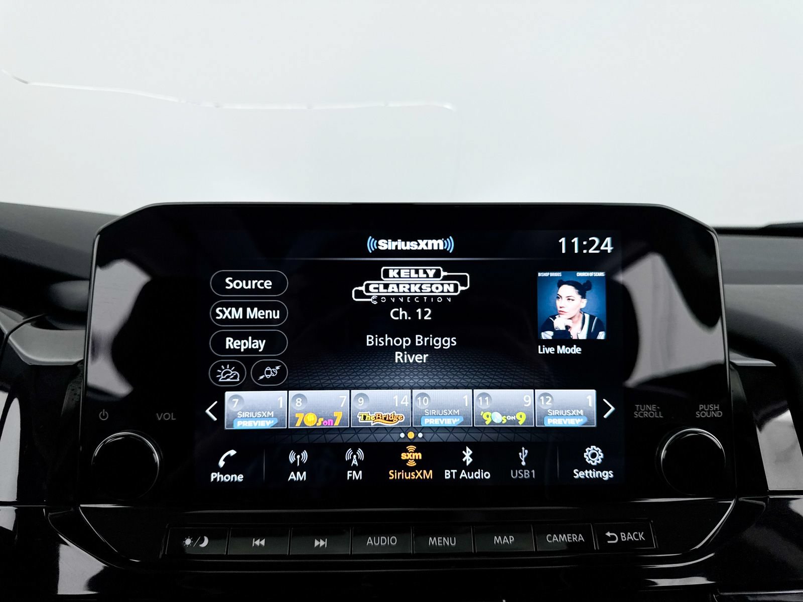 Used 2024 Nissan Pathfinder Platinum FWD image 23