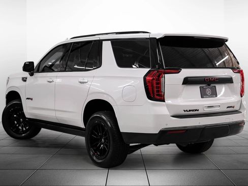 Used 2023 GMC Yukon AT4 w/ AT4 Premium Package AWD/4WD image 12
