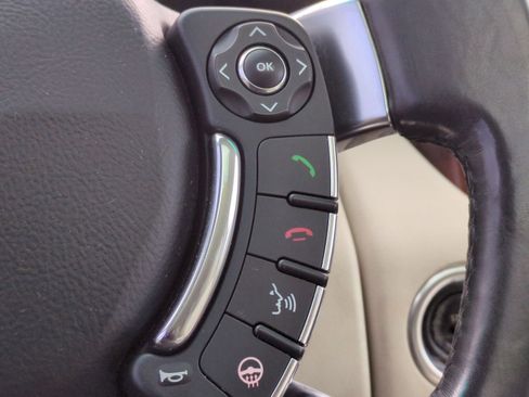 Used 2012 Land Rover Range Rover HSE image 30