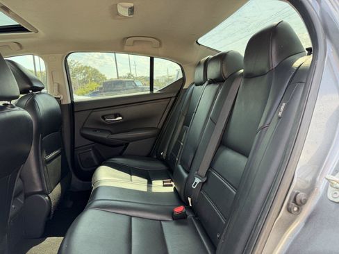 Used 2021 Nissan Sentra SR w/ SR Premium Package FWD image 19