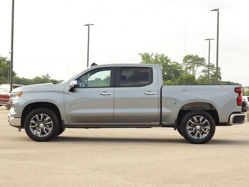 Used 2025 Chevrolet Silverado 1500 LT AWD/4WD image 4