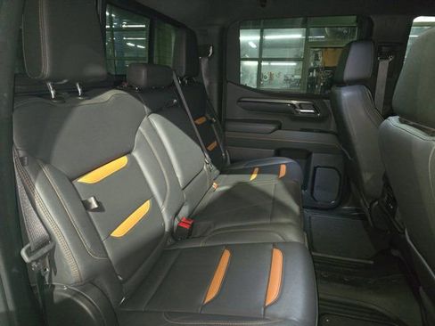 Used 2023 GMC Sierra 1500 AT4 w/ AT4 Premium Package image 11