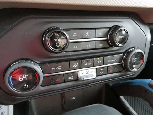 Used 2023 Ford Bronco Wildtrak AWD/4WD image 27
