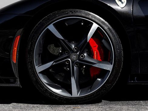 Used 2022 Ferrari SF90 Spider image 14