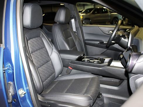 Used 2026 Chevrolet Equinox LT w/ Convenience Package II image 31