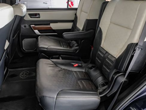 Used 2023 Toyota Sequoia Capstone AWD/4WD image 38