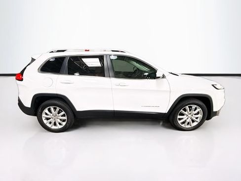 Used 2017 Jeep Cherokee Limited AWD/4WD image 5