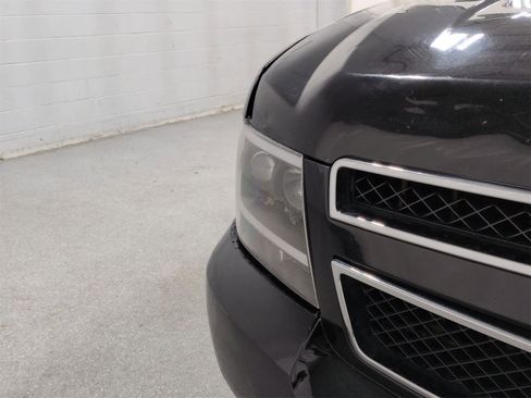 Used 2011 Chevrolet Suburban LT image 10