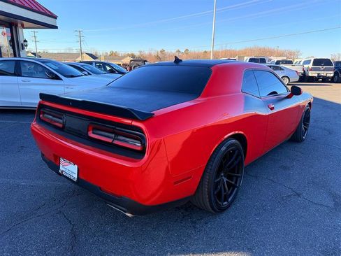 Used 2018 Dodge Challenger T/A image 3