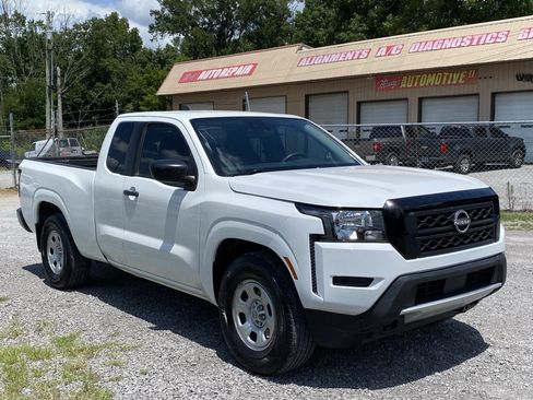 Used 2023 Nissan Frontier S w/ Technology Package RWD image 3