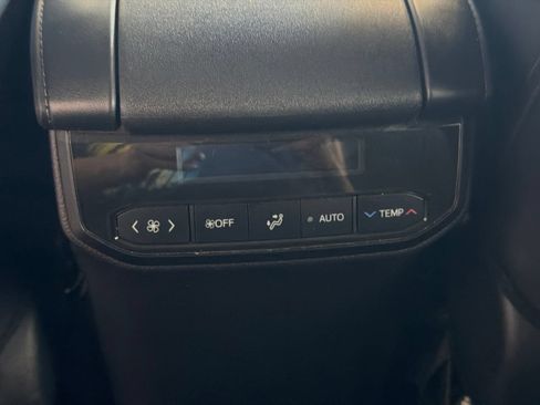 Used 2024 Toyota Highlander Limited AWD/4WD image 17