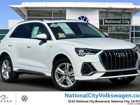 Used 2023 Audi Q3 2.0T Premium w/ Convenience Package image 1