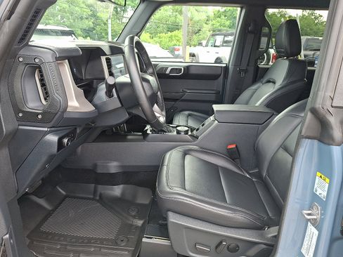 Used 2025 Ford Bronco Outer Banks AWD/4WD image 13