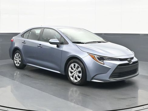 Used 2023 Toyota Corolla LE image 9