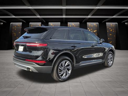 Used 2023 Lincoln Corsair FWD image 3