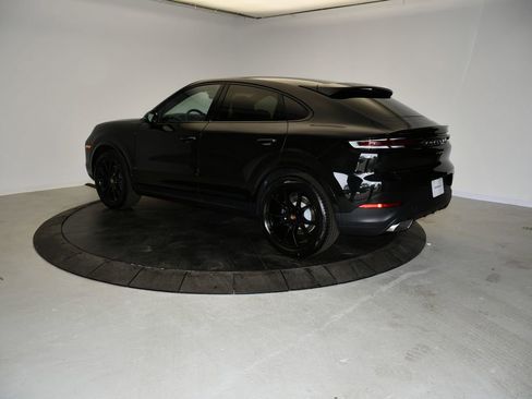 New 2026 Porsche Cayenne Coupe AWD/4WD image 3